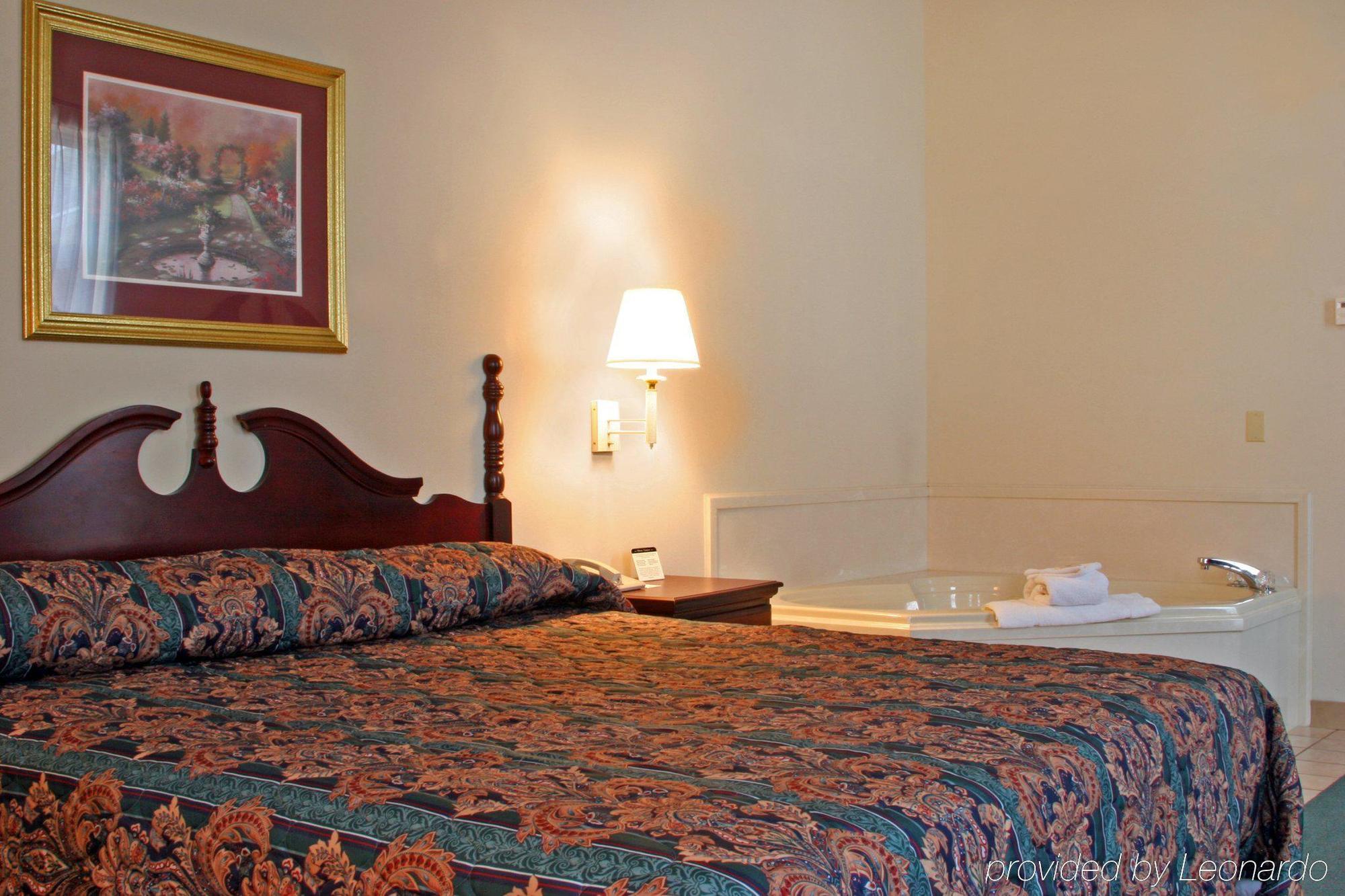 Collins Inn & Suites Pokoj fotografie